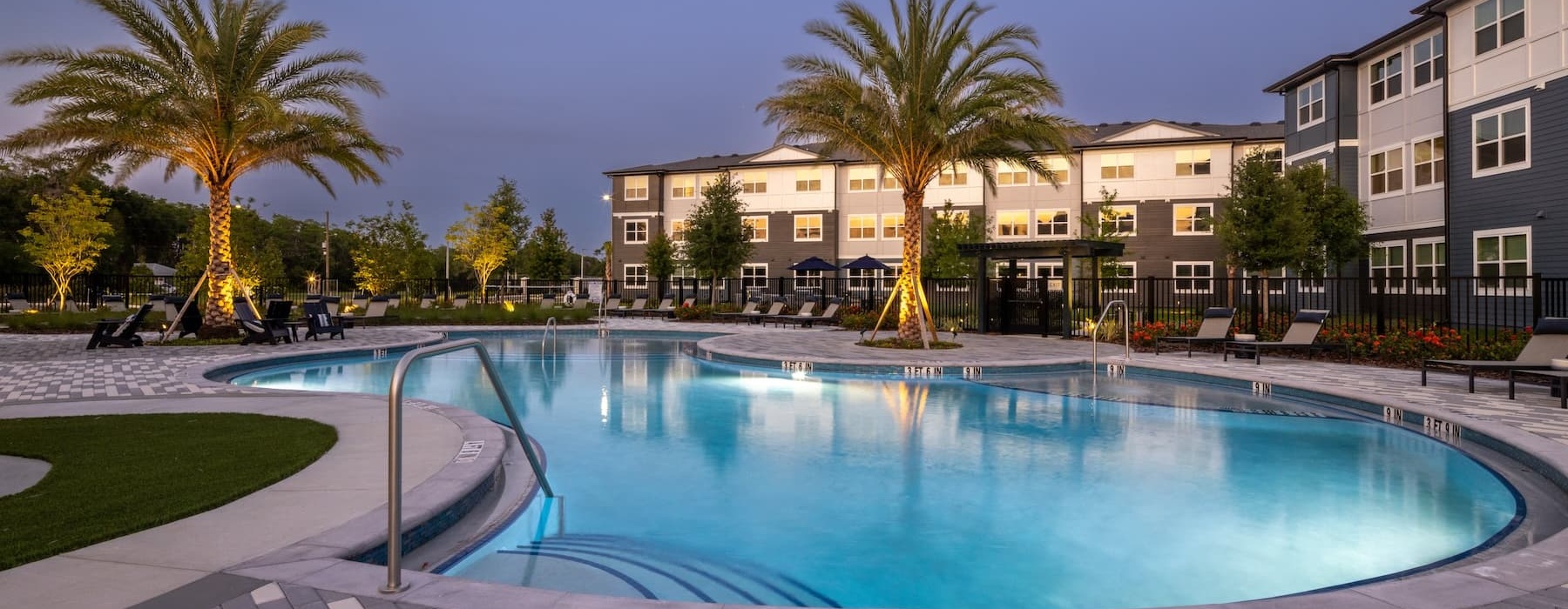 palm trees and outdoor seating